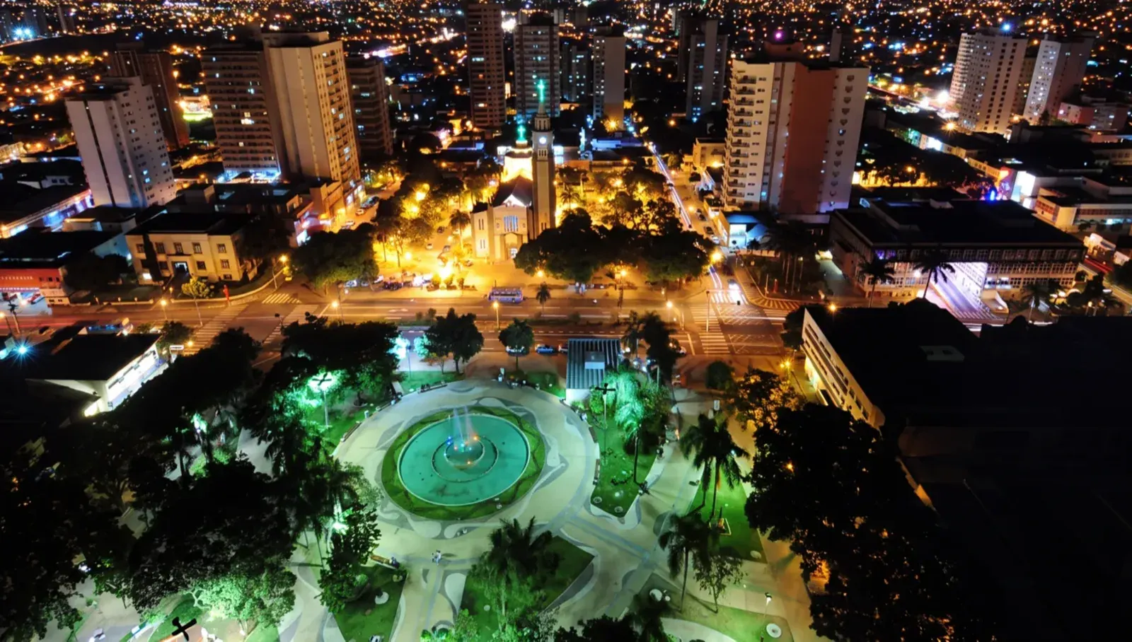 Vista aérea noturna de Presidente Prudente